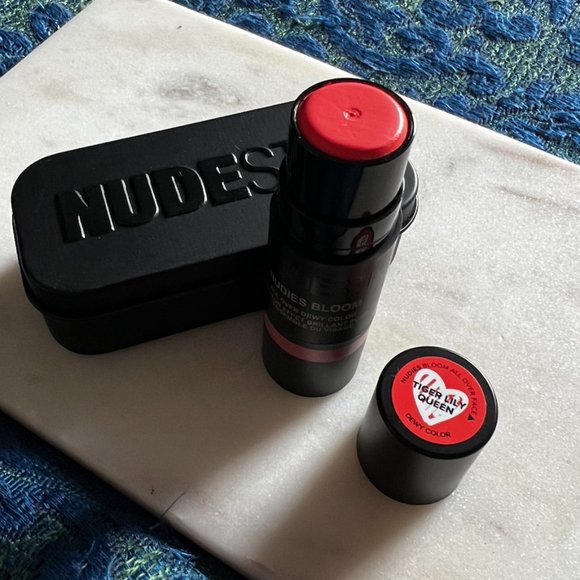 TIGER LILY QUEEN - NUDESTIX NUDIES BLOOM - Picture 1 of 6